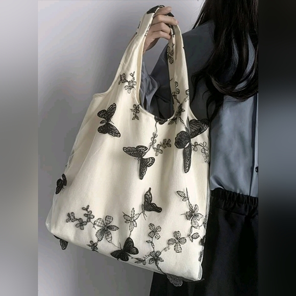 Butterfly Embroidered Bag - Picture 5 of 8